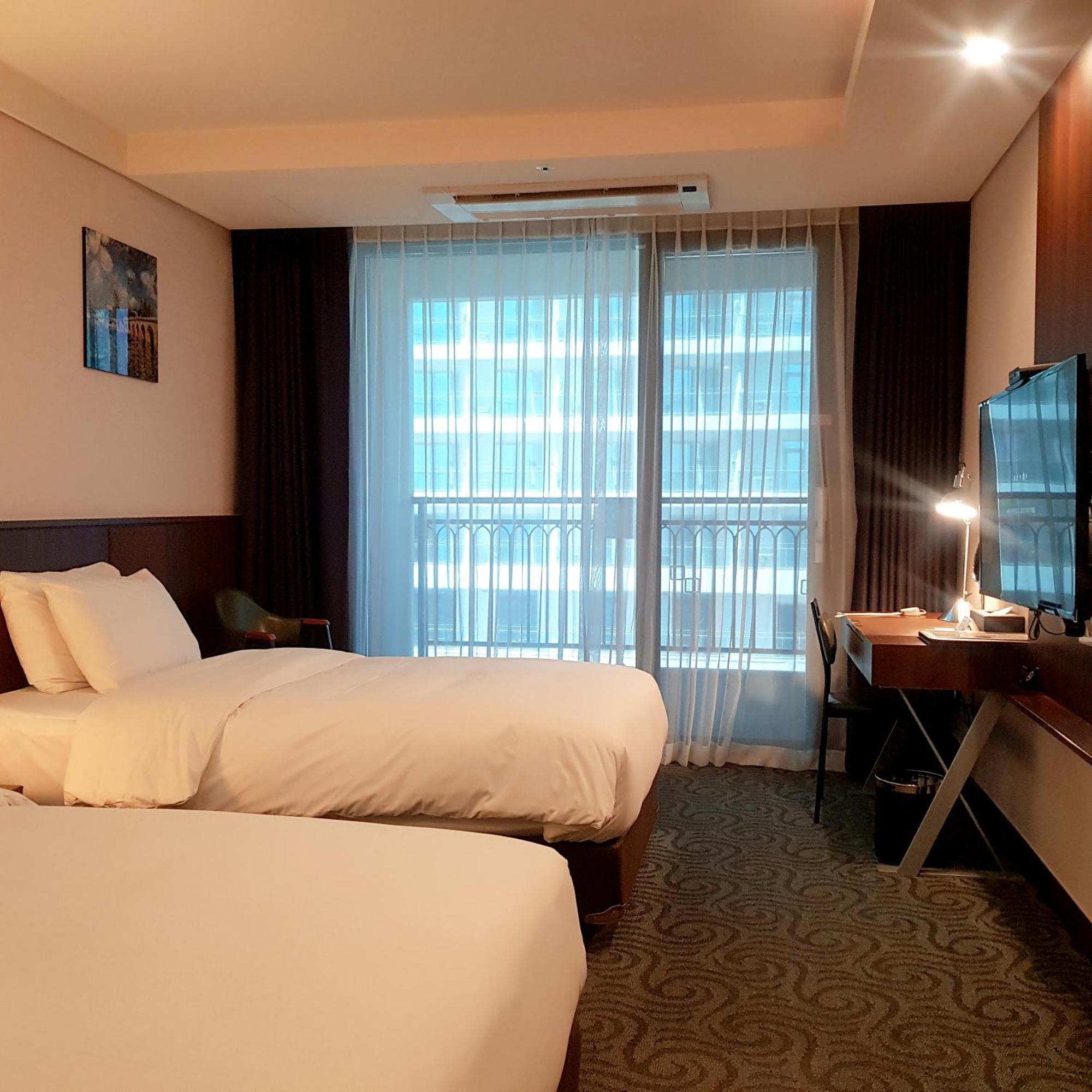Ramada By Wyndham Gangwon 4*