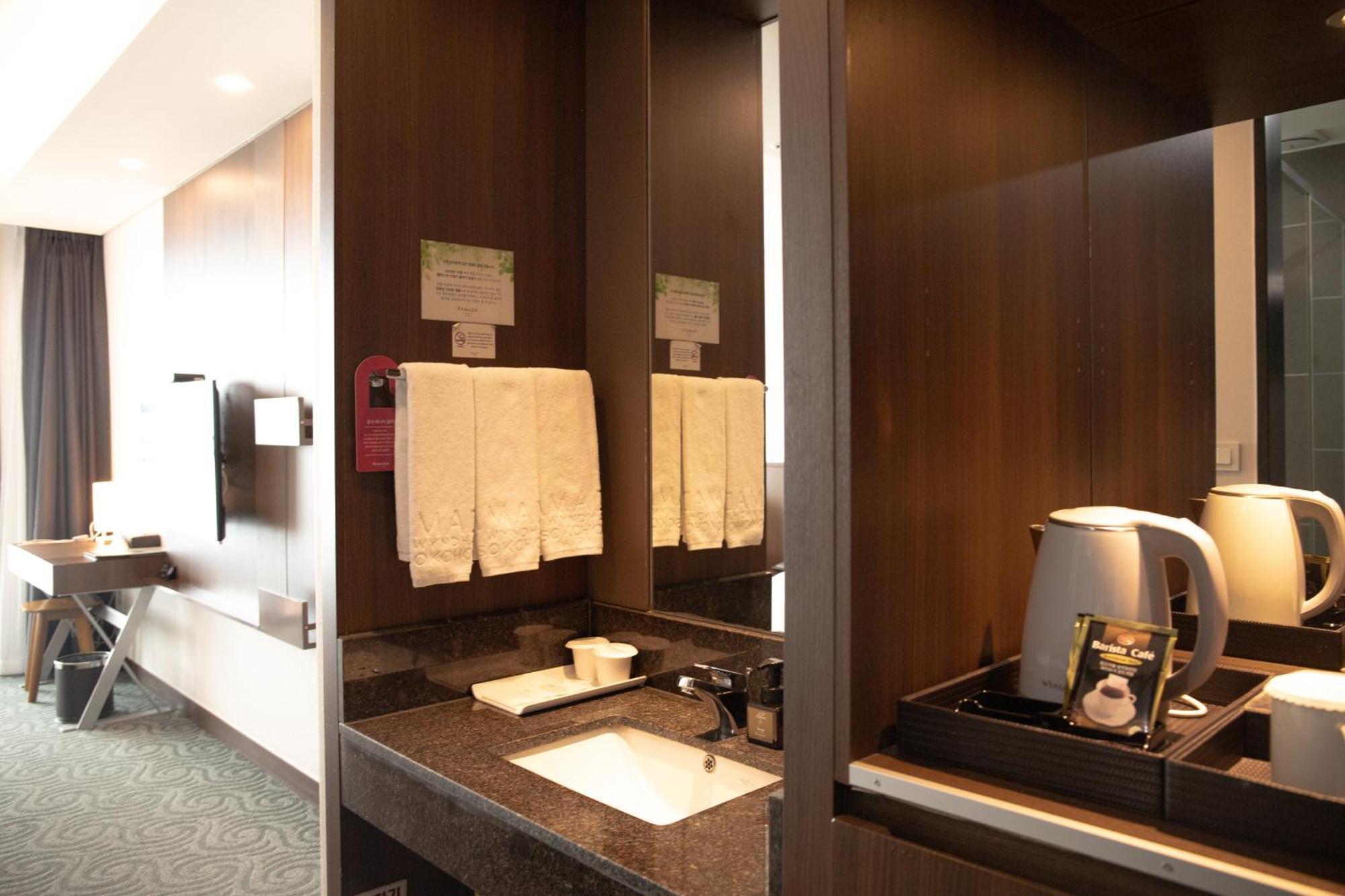 Ramada By Wyndham Gangwon Hotel 4*