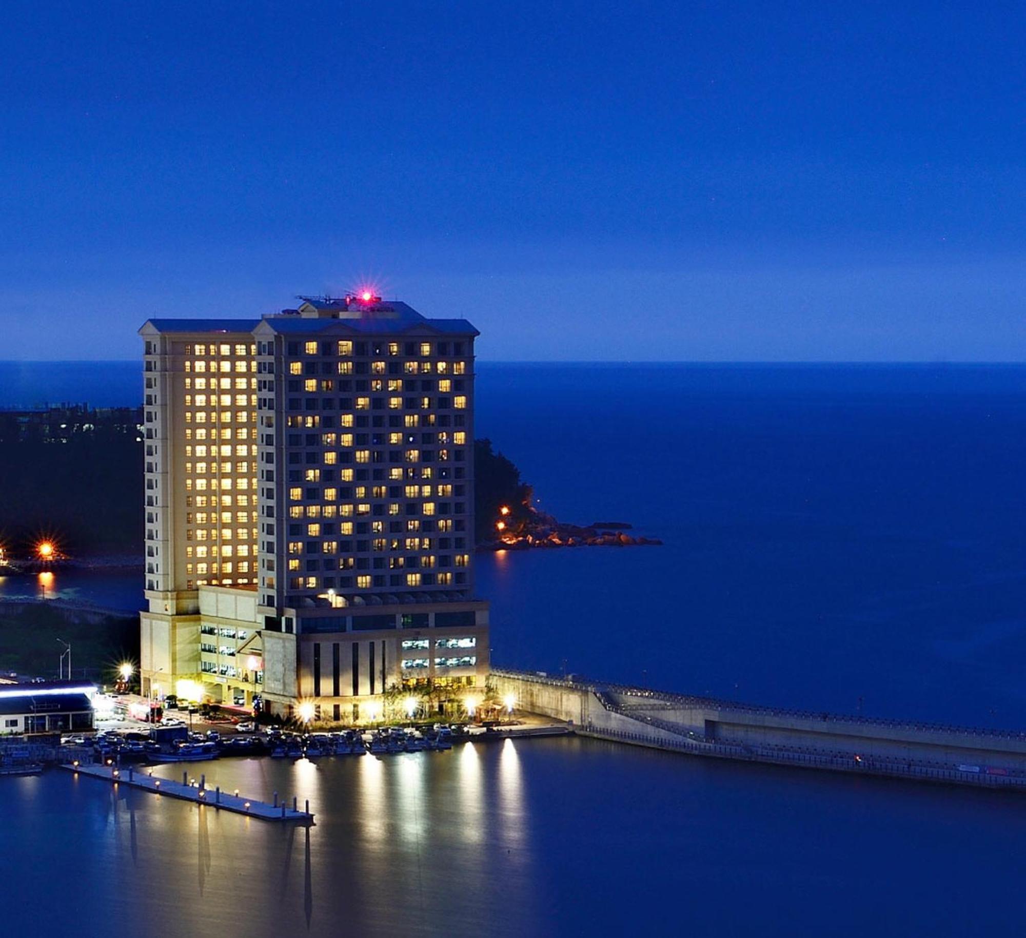 Ramada By Wyndham Gangwon Hotel