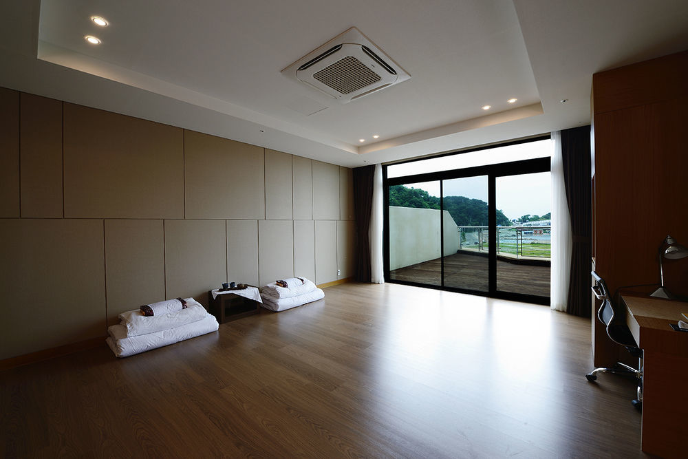 Ramada By Wyndham Gangwon 4*